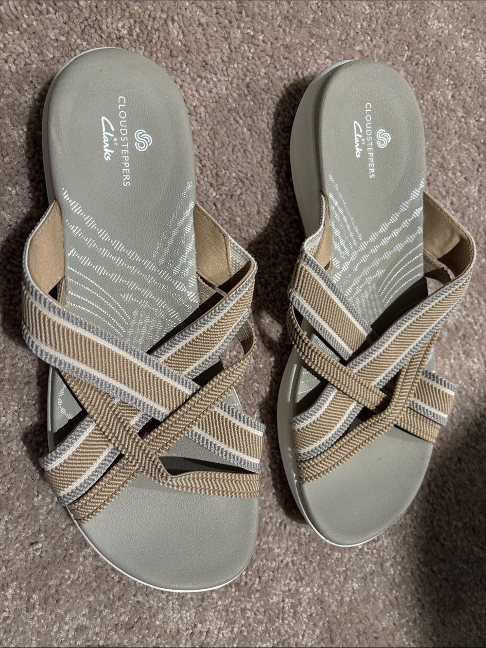 Clarks Cloudsteppers Women's Beige Crisscross Strap Slide Sandals